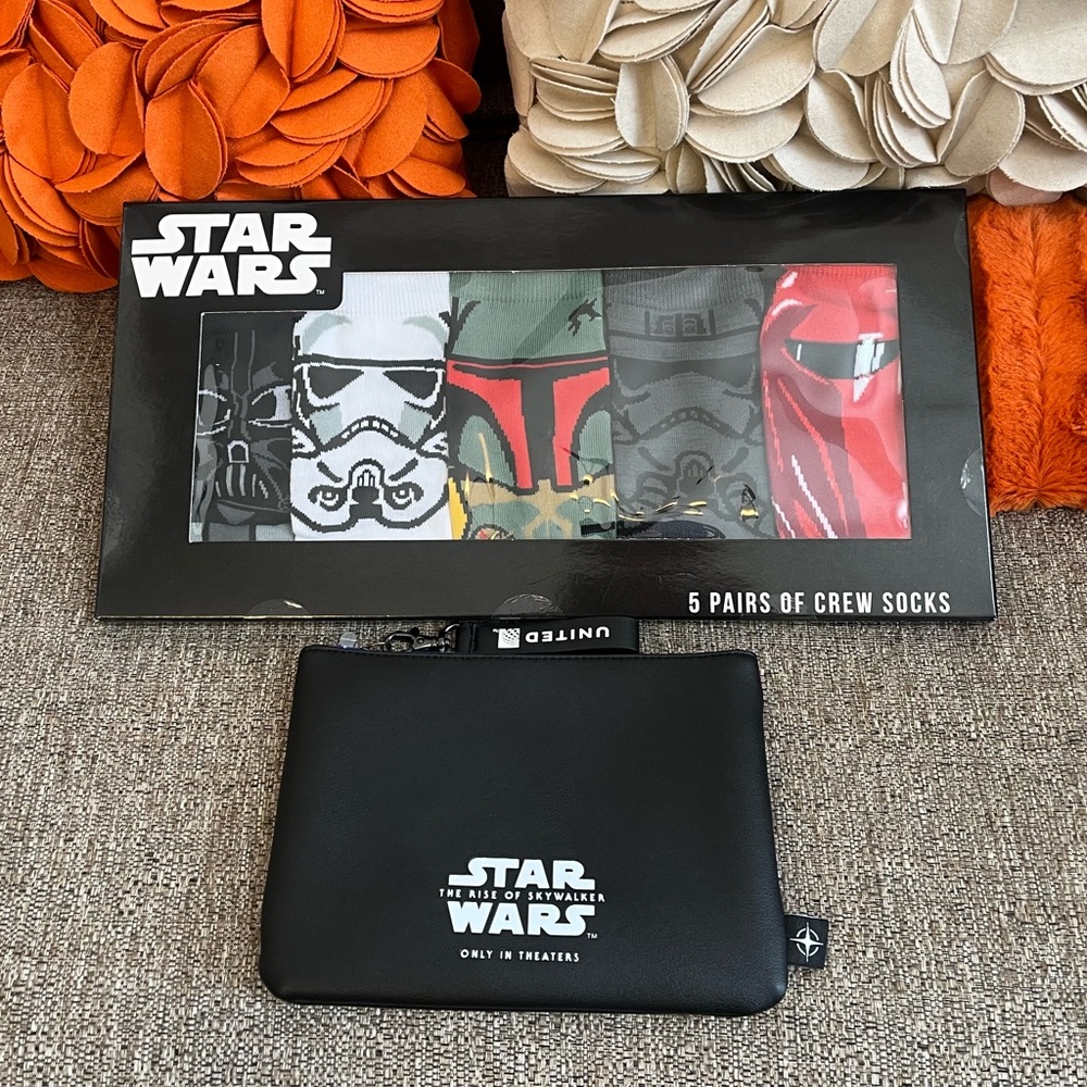 ❗️🆕Star Wars Crew Socks & Wristlet Gift Set Bundle❗️